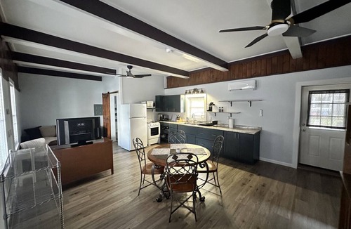 Constantia Apartment | Charming studio with AC on Oneida Lake. Great Fishing, Slip Included.