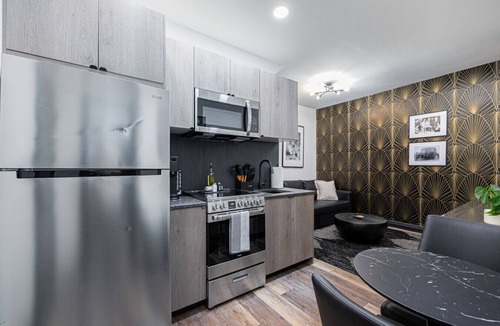 Downtown Columbus Apartment | Charming Suite|Walk to Parks & Cafes|Pets Welcome