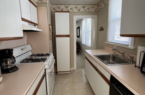 North End Cottage | Charming Summer Cottage in Ocean City!