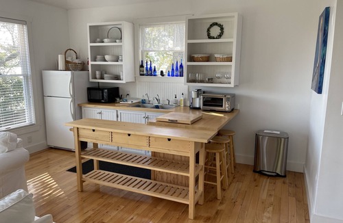 Point Harbor Apartment | Charming Waterfront Studio w/Private Sandy Beach