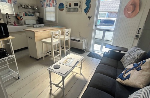 West Yarmouth Cottage | Charming West Yarmouth Cottage- Minutes to Beaches, Dining & Family Fun