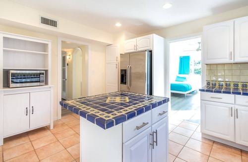 Hollywood Lakes Villa | Chateau Hollywood Luxury Home & Pool near Hollywood Broadwalk