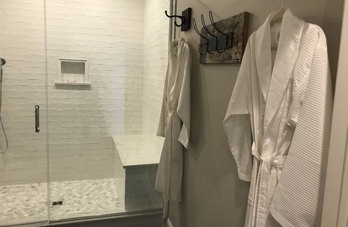 Bolton Landing House | Chateau Rooms