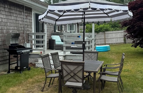 West Chatham House | Chatham EsCAPE: Pet Friendly!