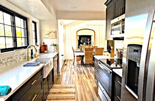 Semora House | Checkmate! Your Winning Lake Escape! Near VIR, Caesar's Casino, Unsalted Farm