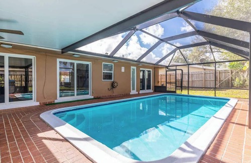 Driftwood House | Cheerful 4 Bedrooms house with Pool and Game Room