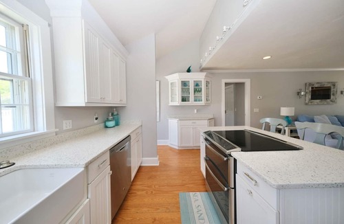 Nantucket House | Cheerful 5 br Nantucket home; perfect for families