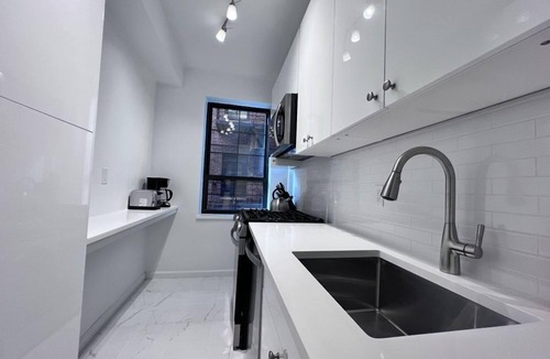 Chelsea Condo | Chelsmore 2BR Retreat- Stylish & Comfortable Stay