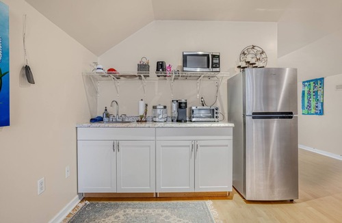 Cheriton Apartment | Cheriton Loft | Charming Studio Apartment Close to Town!