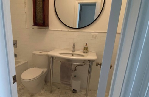 Crown Heights Apartment | Chic apartment in cool Brooklyn with WiFi, AC