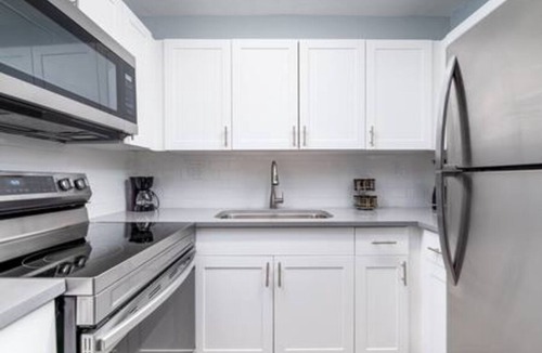 Coral Shores Apartment | Chic & Beautiful 1BR Zebra Condo in Coral Ridge