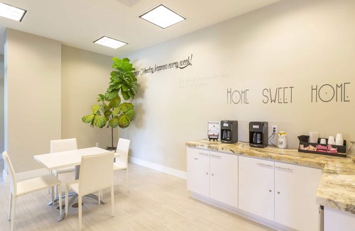 West Little Havana Apartment | Chic Coral Gables 2BR w/Gym, Pool & W/D, nr Shopping, by Blueground