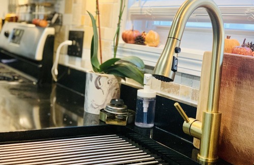 Revere Apartment | Chic/Cozy2BR-nearAirport & Beach