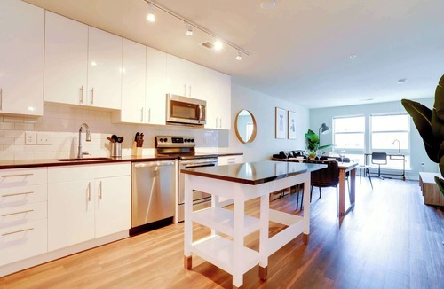 Groveton Apartment | Chic Groveton Apt Near Metro