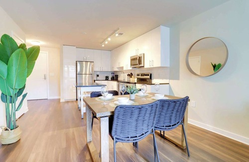 Groveton Apartment | Chic Groveton Apt Near Metro