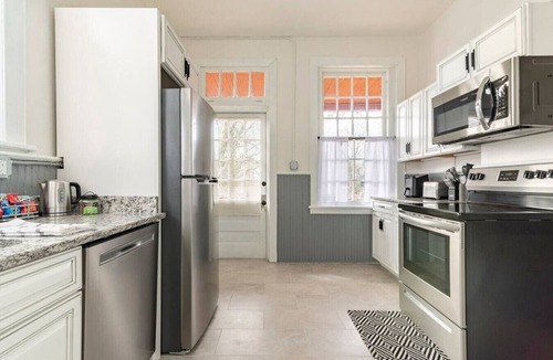 Danville Apartment | Chic Haven: 2b/1bath in the Heart of Danville