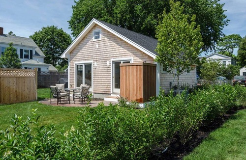 Edgartown Cottage | Chic Luxury Cottage In Edgartown Village