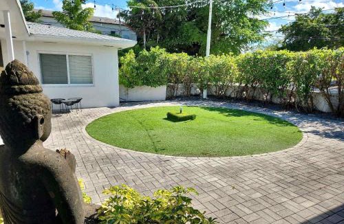 Northeast Miami Apartment | Chic Miami Studio Retreat - Prime Location