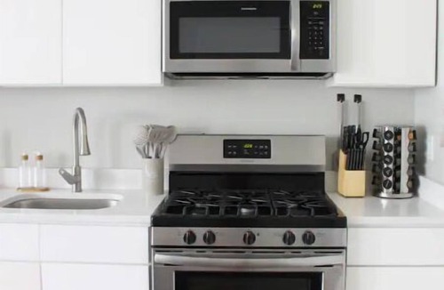 Albany Apartment | Chic, Renovated Brownstone in Prime DT Albany