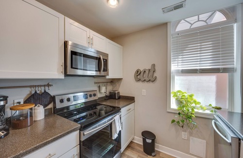 Monroe Ward Apartment | Chic Richmond Retreat w/Quaint Private Patio!