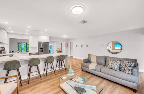 Plantation House | Chic + Upscale + Heated Pool | 15 min FLL & Beach