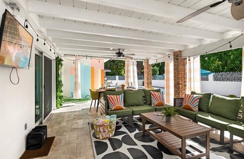 Coral Way Villa | Chic Villa, pool, spa, Coffee station, Nr Brickell
