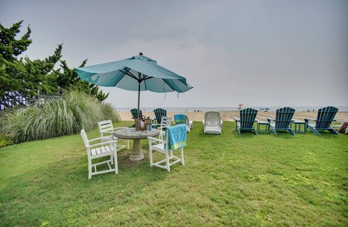 Northeast Virginia Beach Apartment | Chic Virginia Beach Retreat - Pool, Steps to Beach