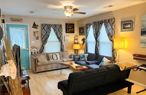 Chincoteague House | Chincoteague Island Beach House - Sir Whelk-A-Lot - New! - Downtown Location! Bikes & Yaks Included!