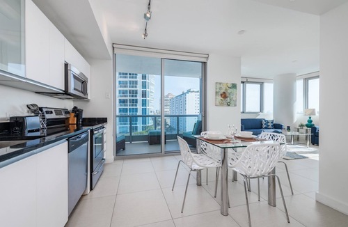 North Beach Apartment | Churchill Suites Monte Carlo Miami Beach