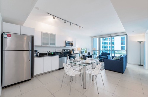 North Beach Apartment | Churchill Suites Monte Carlo Miami Beach