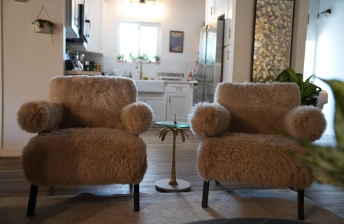 McLaughlin House | City escape near beach sunsets & LA adventures