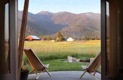 Kalispell House | Clark Farm Silos #3 - Stunning Mountain Views