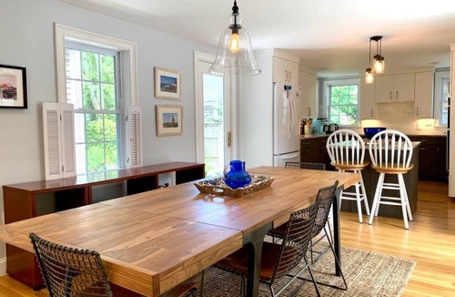 Tisbury House | Classic Downtown Property