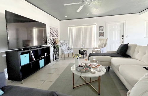 North Andrews Gardens House | Classic Floradana "10 min" Beach