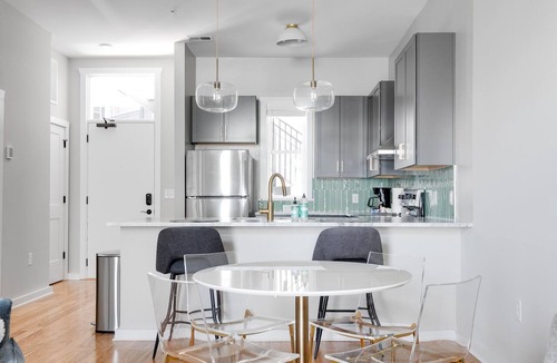 Church Hill Apartment | Classy, Spacious Apt Near Esteemed Restaurants