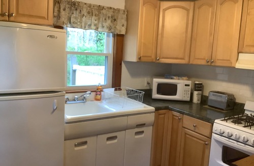 North Eastham Cottage | Clean and Quiet cottage 1/2 mile to Cooks Brook and Sunken Meadow Beach