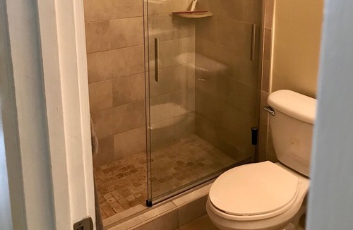 Croissant Park Apartment | Clean, bright centrally located