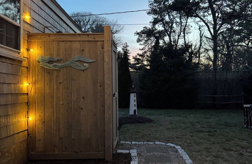 West Chatham Cottage | Close to Beach Renovated Dog Friendly Cape Cottage