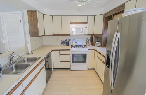 Cape May Condo | Close to Beaches, Restaurants and Shopping