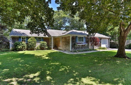 East Falmouth House | Close to beaches, Spacious, Large private yard, Family-Friendly Neighborhood