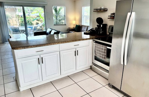 River Oaks House | Close to Cruise Port, Airport, Downtown, and Beaches