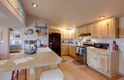 Hot Springs Apartment | Close to Hot Minerals Soak! Glacier NP Stopover