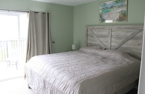 Country Club Estates House | Close to the beach and steps away from restaurants and shops