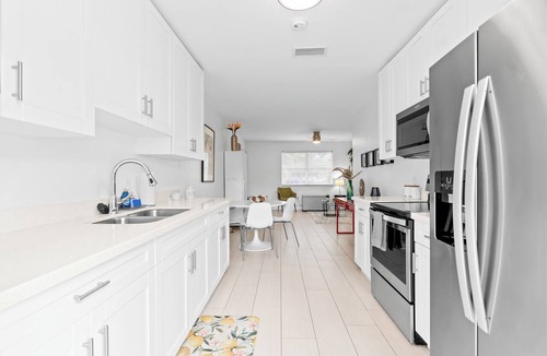 Coral Gables Apartment | Close to UM & Shopping. BNR Vacation Rentals