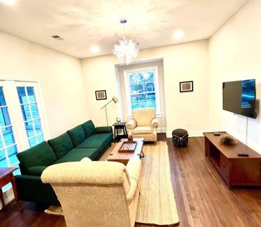 Old Town West House | Clover Cottage at Old Town Alexandria!