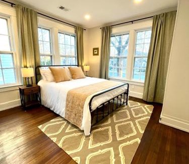 Old Town West House | Clover Cottage at Old Town Alexandria!