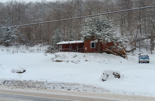 Nettie Cabin | Coal Siding Cabin on the Cherry River. Family and pet friendly!