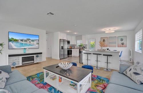 Pembroke Pines House | Coastal Breeze Retreat