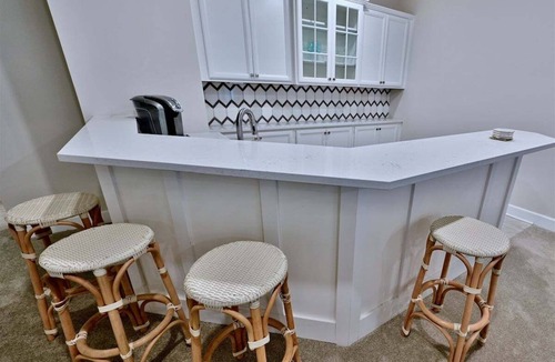 Lewes House | Coastal Club * 6BR Luxury House w 5 Full Bathrooms