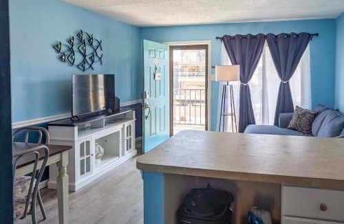 North Wildwood House | Coastal Condo w/Pool, 1 Block to Wildwood Beach!